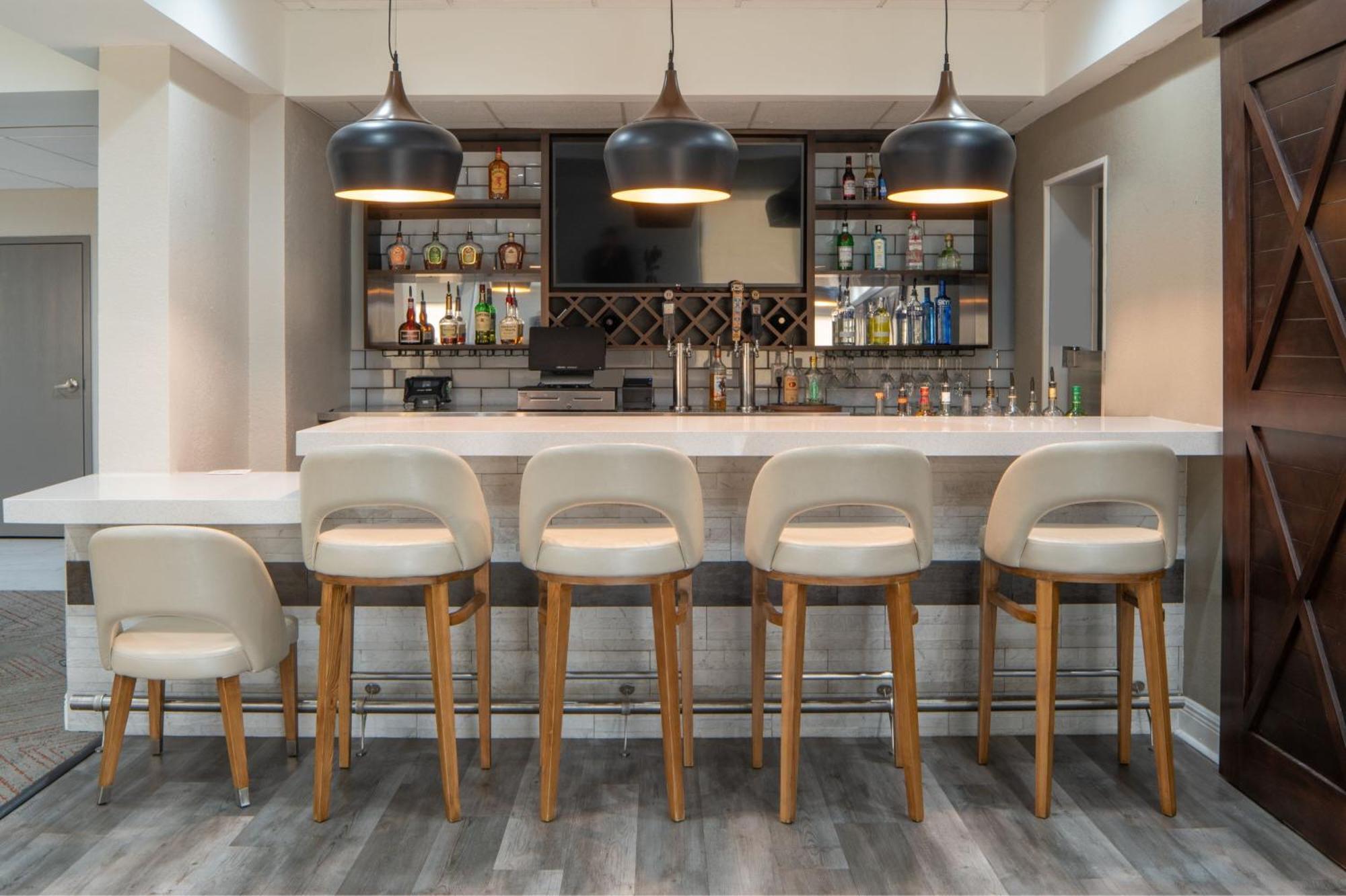 Avalon Hotel&Suites Alexandria Extérieur photo